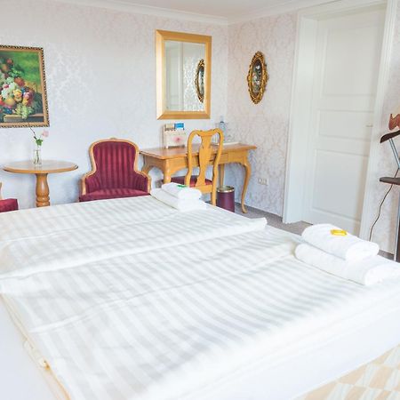 Romantisches Hotel Zur Traube Schwerin شفيرين الغرفة الصورة