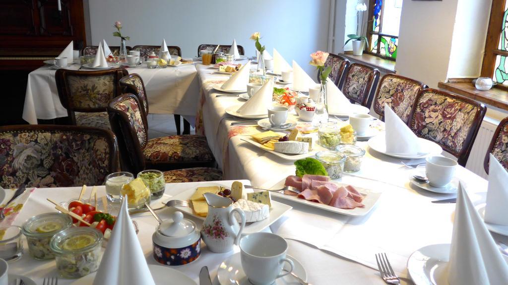 Romantisches Hotel Zur Traube Schwerin شفيرين المظهر الخارجي الصورة