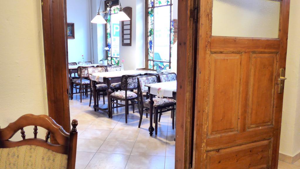 Romantisches Hotel Zur Traube Schwerin شفيرين المظهر الخارجي الصورة