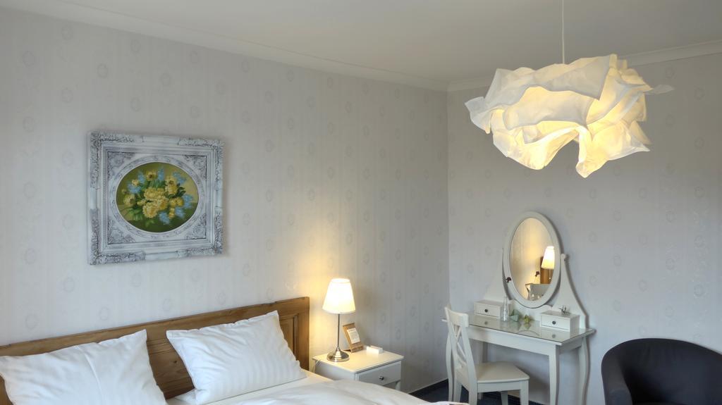 Romantisches Hotel Zur Traube Schwerin شفيرين المظهر الخارجي الصورة